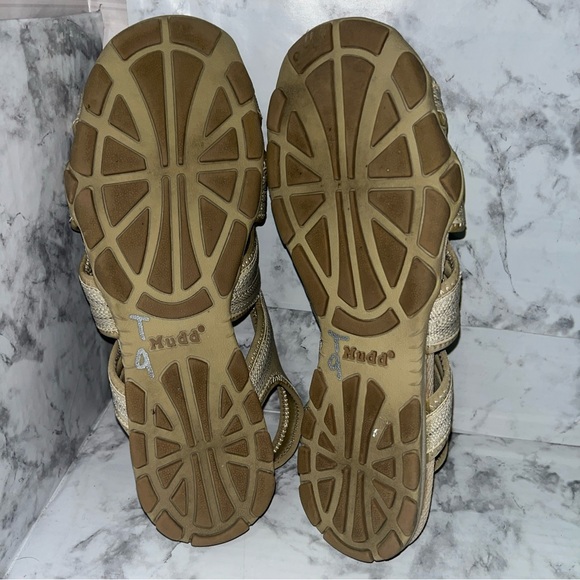 MUDD Angelo womens strap sandals beige size 11 M Hiking Walking Outdoor Shoes - Picture 4 of 5